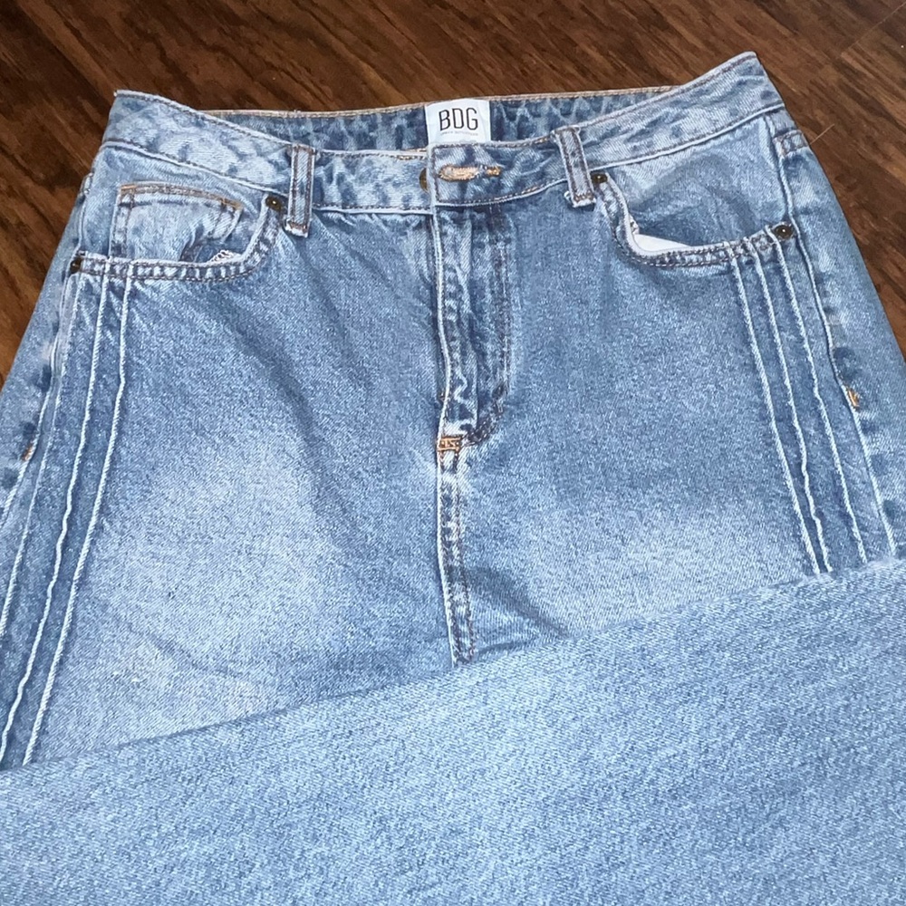 Urban Outfiter’s Mom Jeans, size w 28, L 32